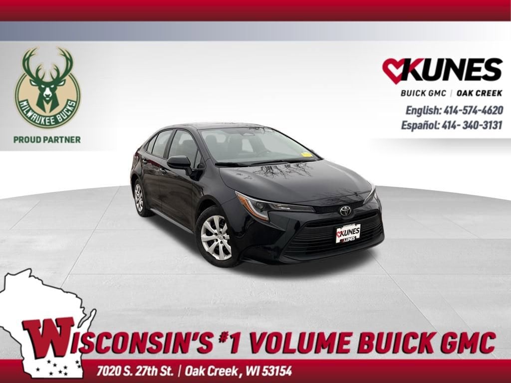 2024 Toyota Corolla LE's photo