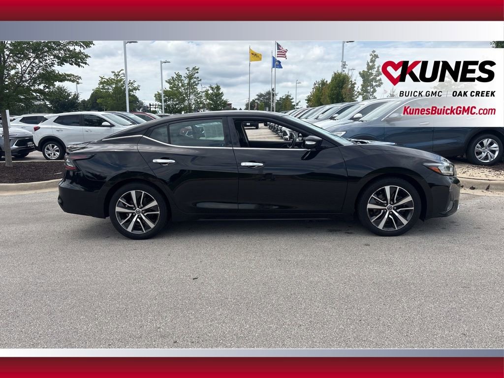 2020 Nissan Maxima SV photo 2