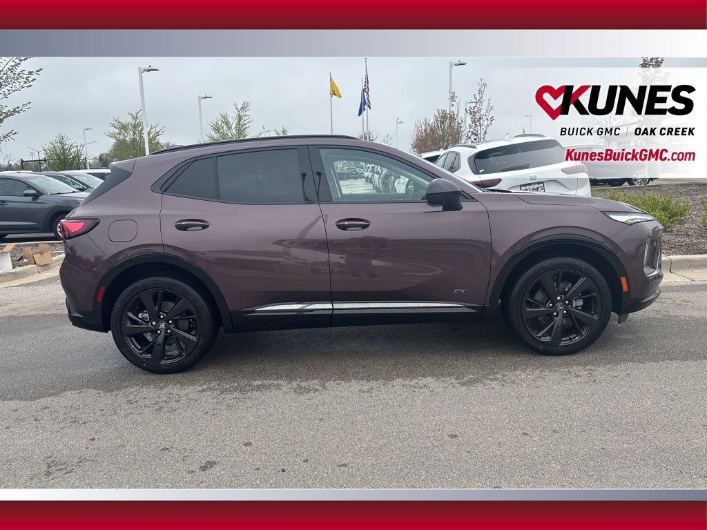 2025 Buick Envision Sport Touring photo 3