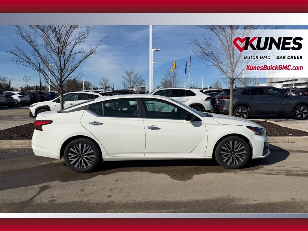 Used 2025 Nissan Altima SV Sedan