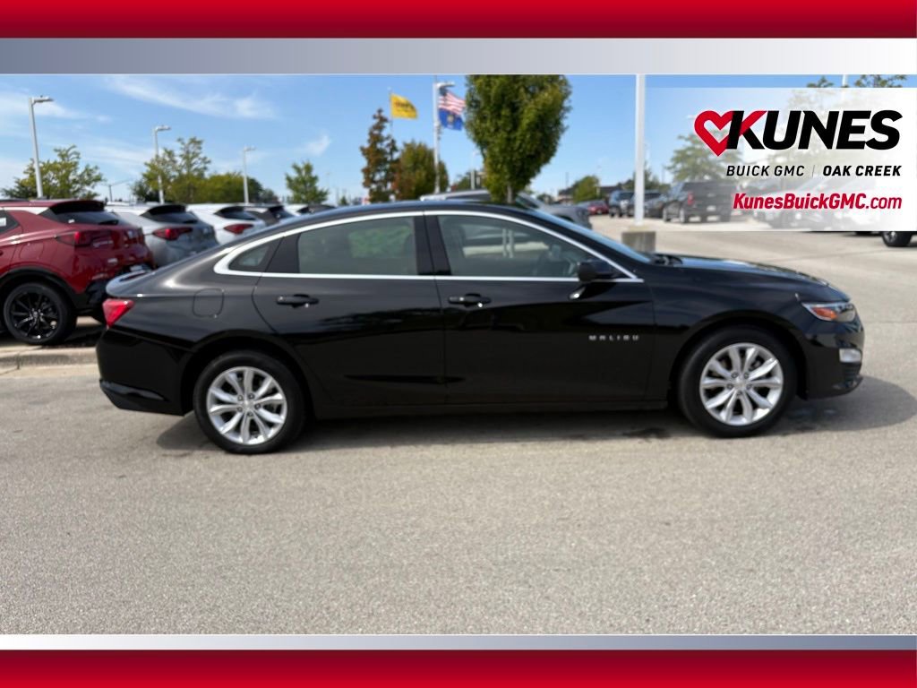 2024 Chevrolet Malibu 1LT photo 2