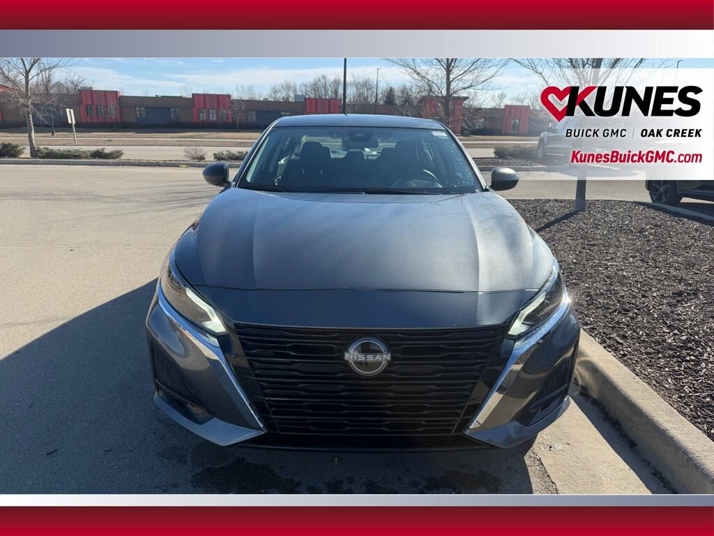 Used 2025 Nissan Altima SV Sedan