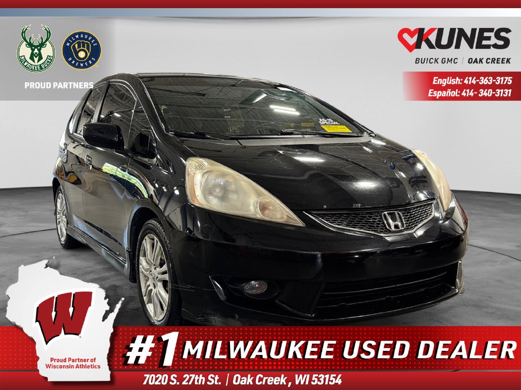 Used 2010 Honda Fit Sport with VIN JHMGE8G49AS025295 for sale in Oak Creek, WI
