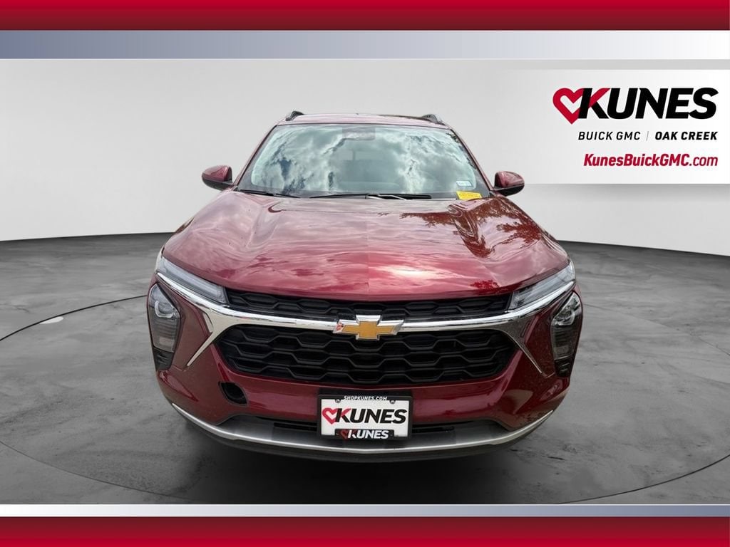 Used 2025 Chevrolet Trax LT SUV