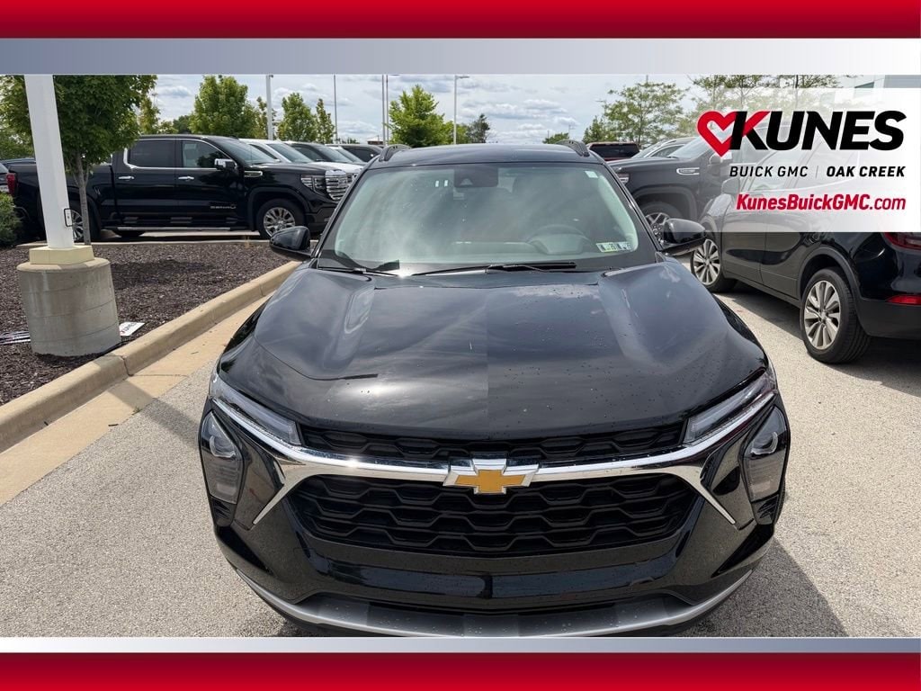 Used 2025 Chevrolet Trax LT SUV