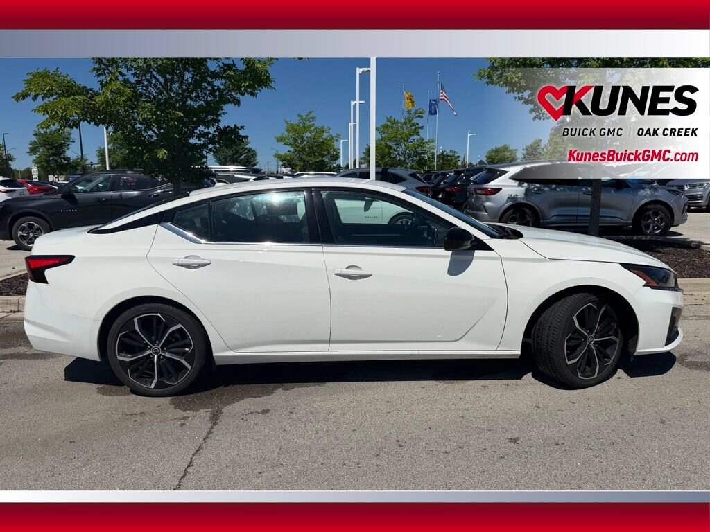 Used 2025 Nissan Altima SR Sedan