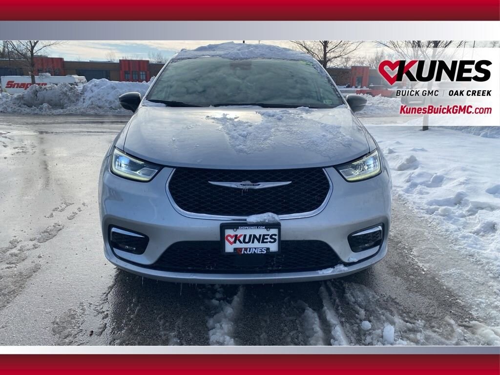 Used 2024 Chrysler Pacifica Touring L Van Passenger Van