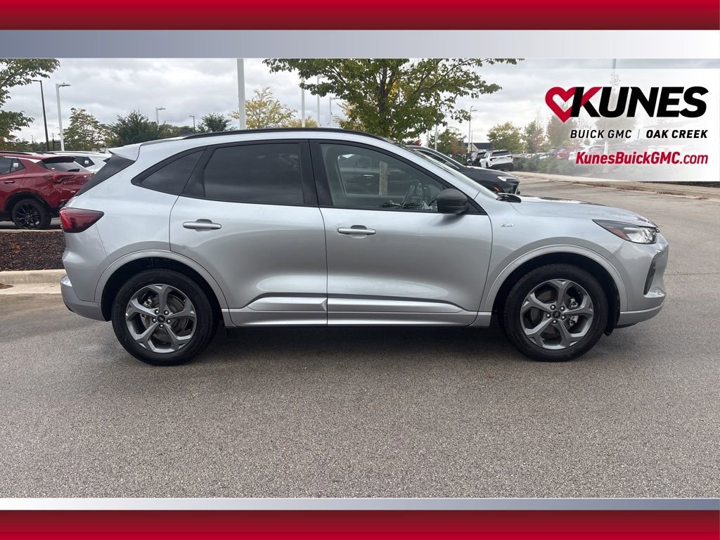 2024 Ford Escape ST-Line photo 3