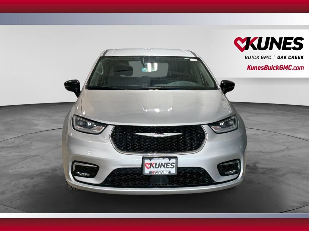 Used 2024 Chrysler Pacifica Touring L Van Passenger Van