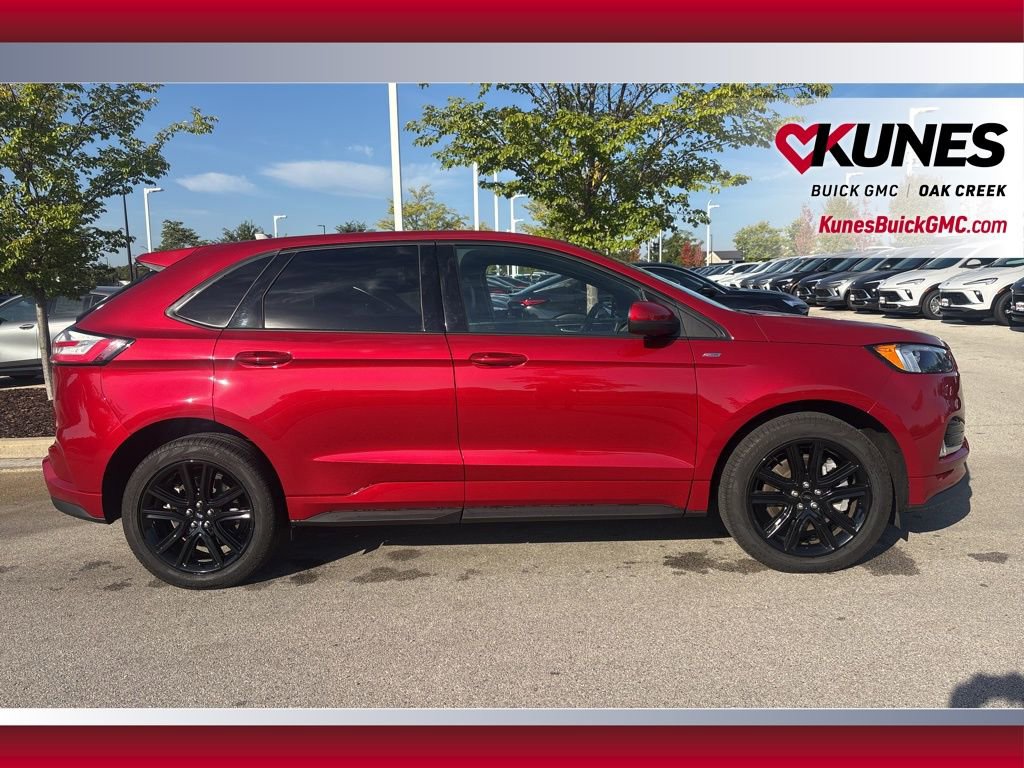 2024 Ford Edge ST photo 2