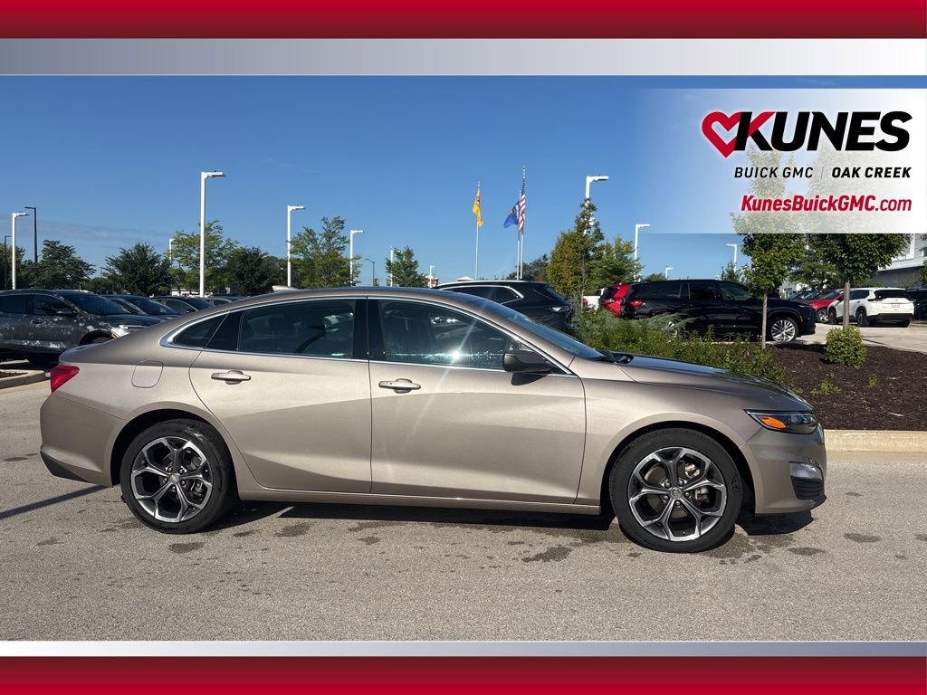 2024 Chevrolet Malibu 1LT photo 2