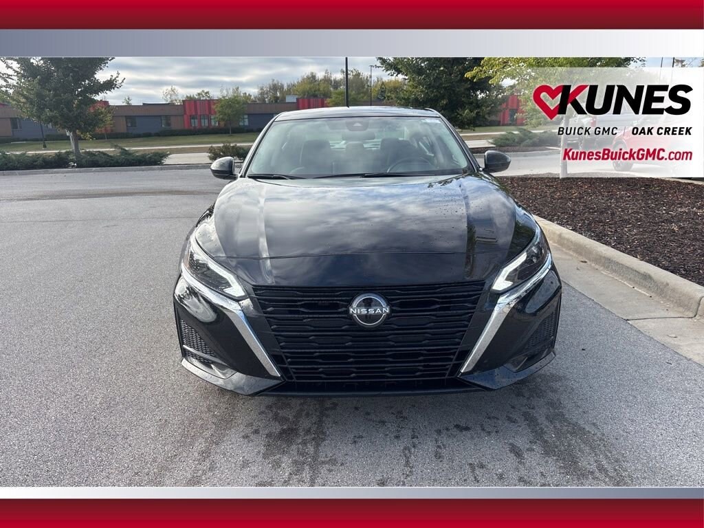 Used 2024 Nissan Altima 2.5 SV Sedan