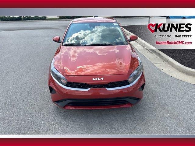 2024 Kia Forte LXS photo 2