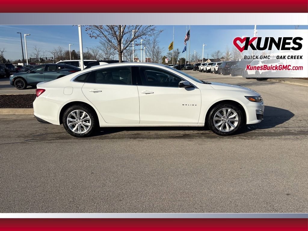 2024 Chevrolet Malibu 1LT photo 3