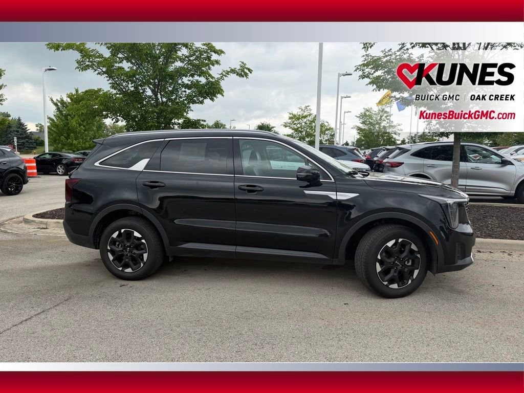 Used 2024 Kia Sorento S SUV