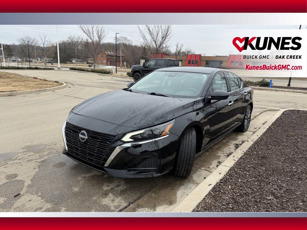 Used 2025 Nissan Altima SV Sedan