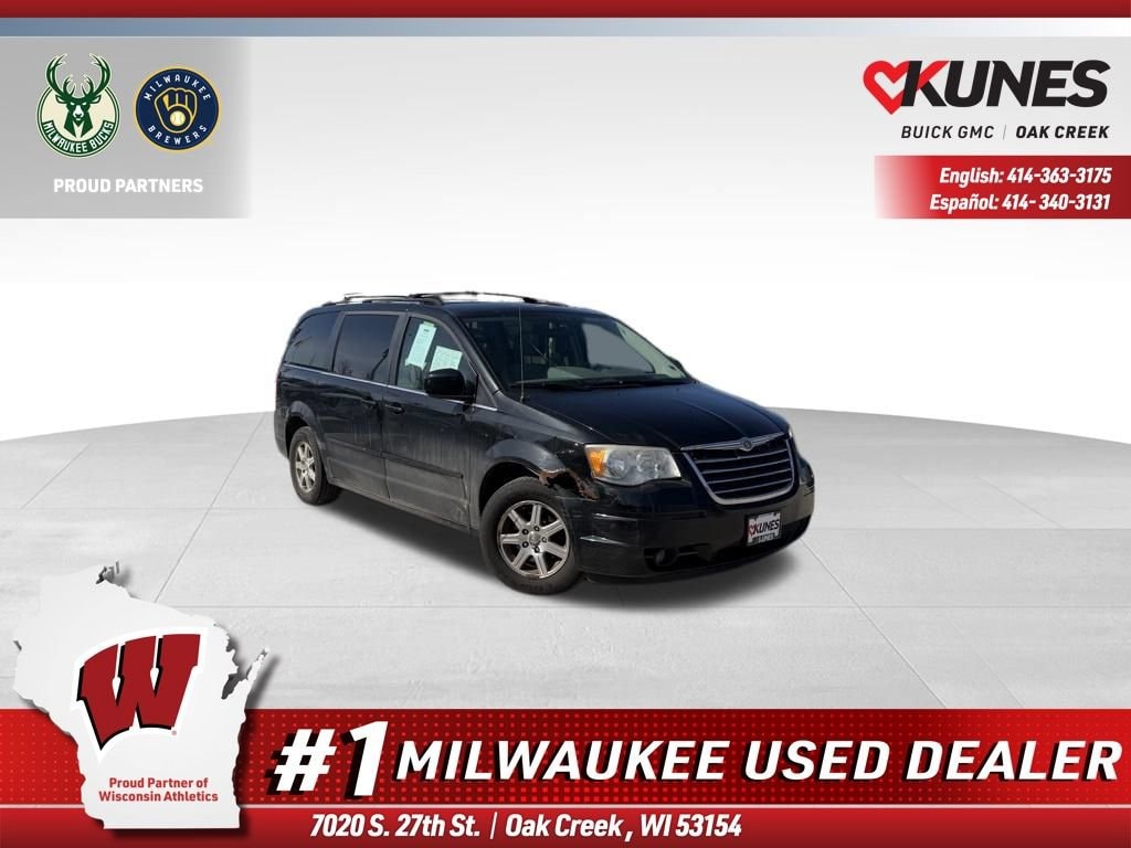 2008 Chrysler Town & Country Touring's photo