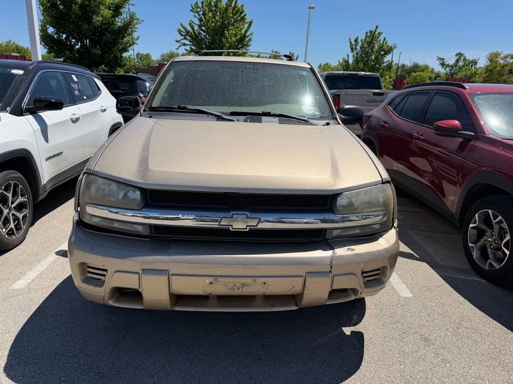 Used 2004 Chevrolet TrailBlazer LS with VIN 1GNDT13S642381379 for sale in Oak Creek, WI