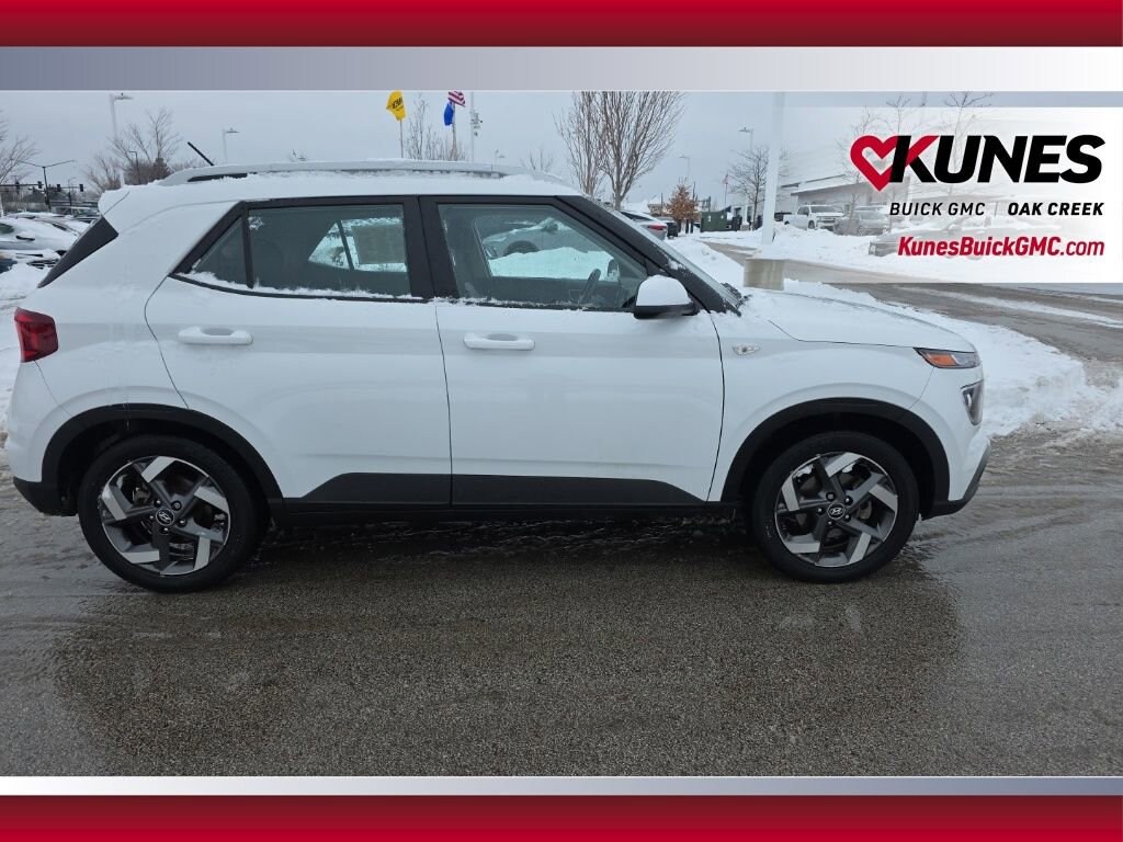Used 2023 Hyundai Venue SEL SUV