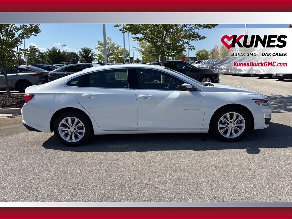 2024 Chevrolet Malibu 1LT photo 2