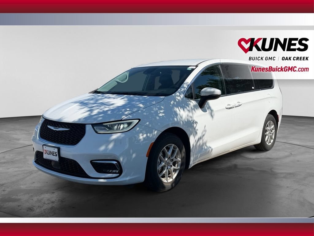 Used 2023 Chrysler Pacifica Touring L Van Passenger Van
