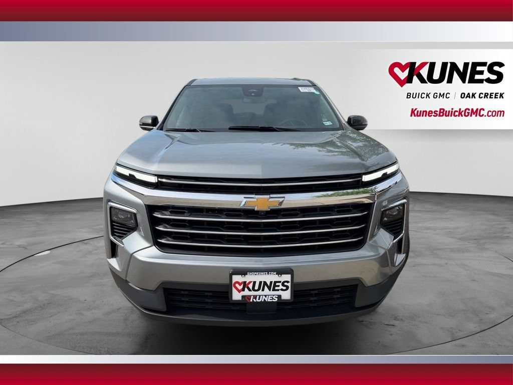 Used 2024 Chevrolet Traverse LT SUV