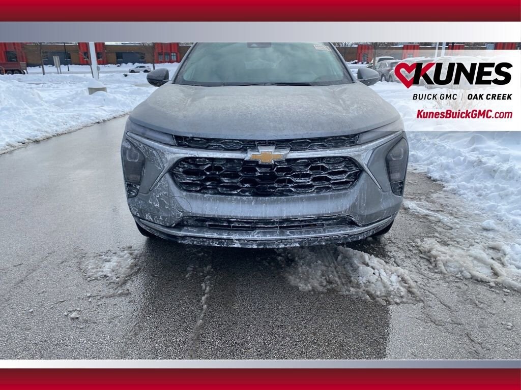 Used 2025 Chevrolet Trax LT SUV