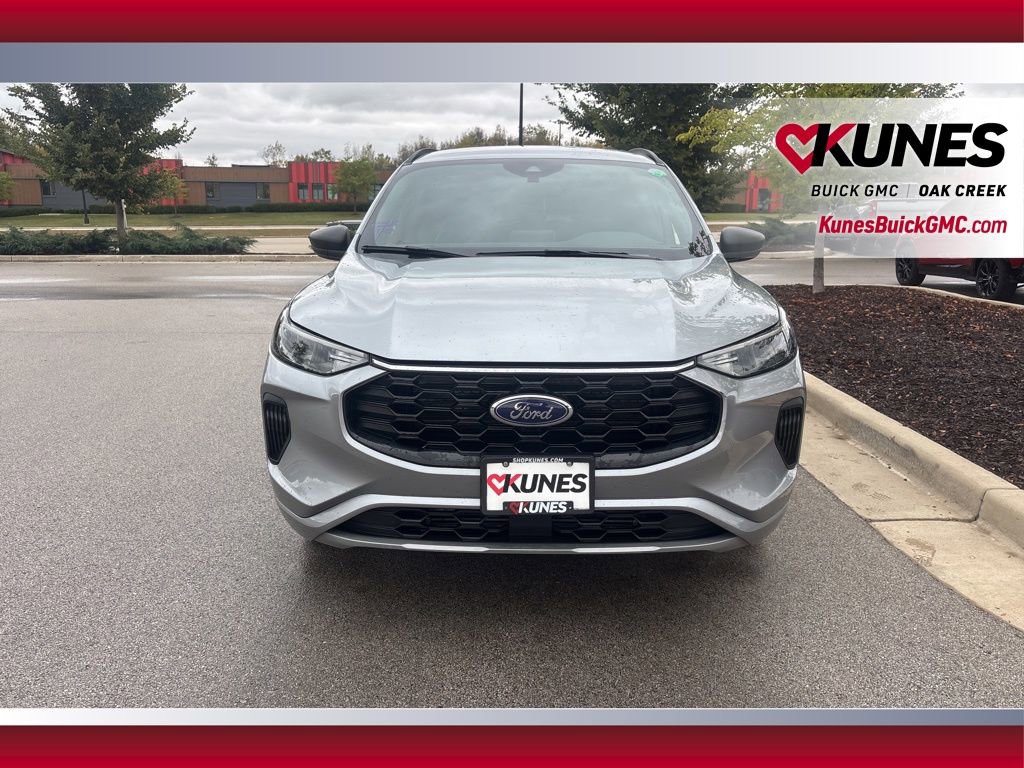 2024 Ford Escape ST-Line photo 2