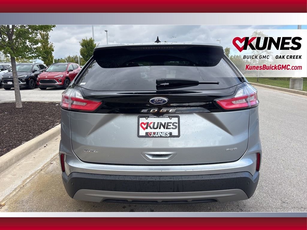 2023 Ford Edge SEL photo 2