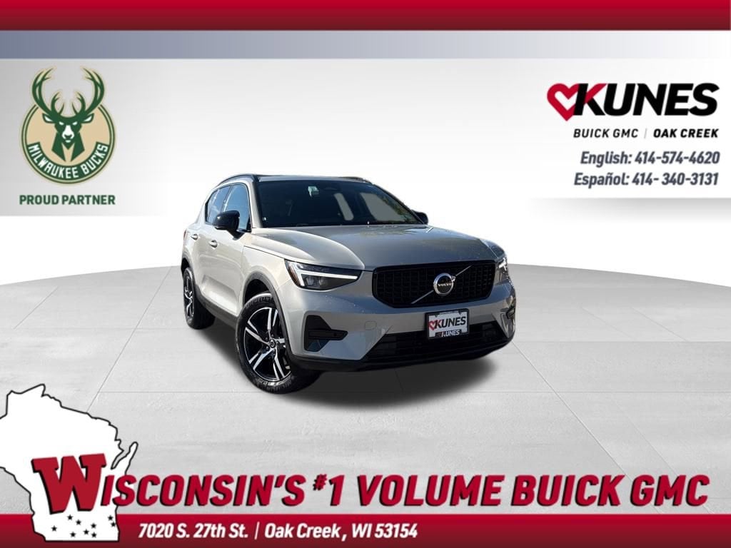 2024 Volvo XC40 Core's photo