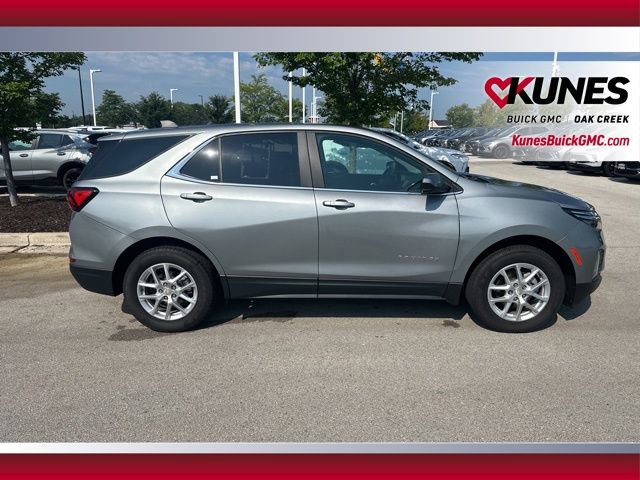 2023 Chevrolet Equinox LT photo 2