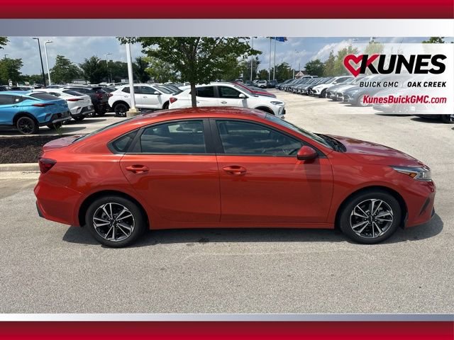 2024 Kia Forte LXS photo 3