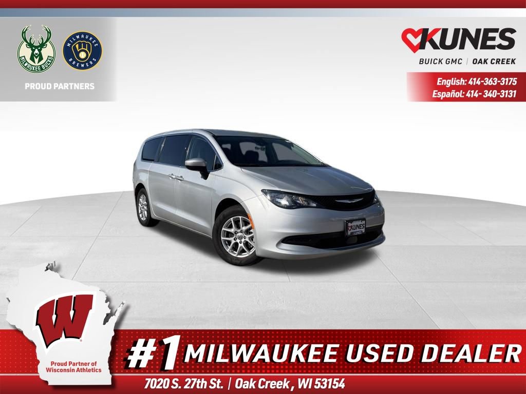 2023 Chrysler Voyager LX's photo