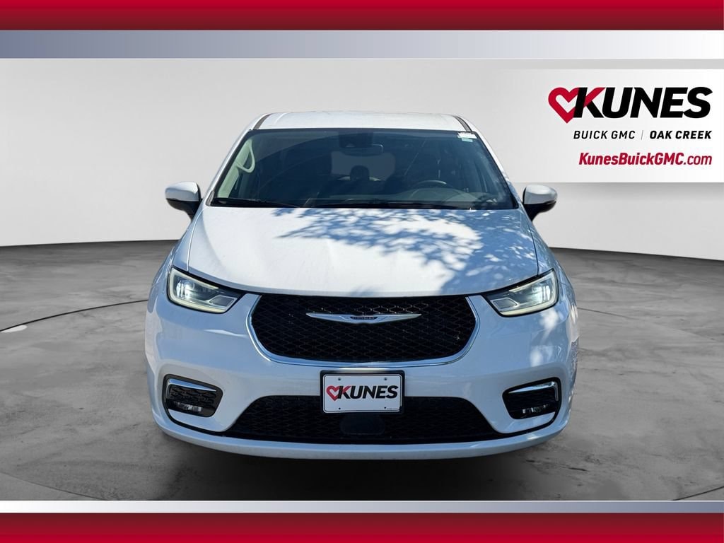 Used 2023 Chrysler Pacifica Touring L Van Passenger Van