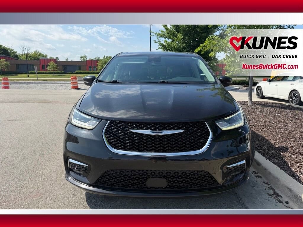Used 2023 Chrysler Pacifica Touring L Van Passenger Van