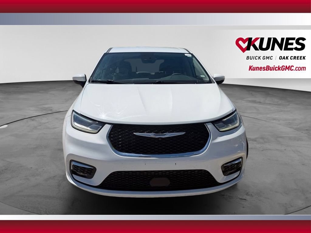 Used 2023 Chrysler Pacifica Touring L Van Passenger Van