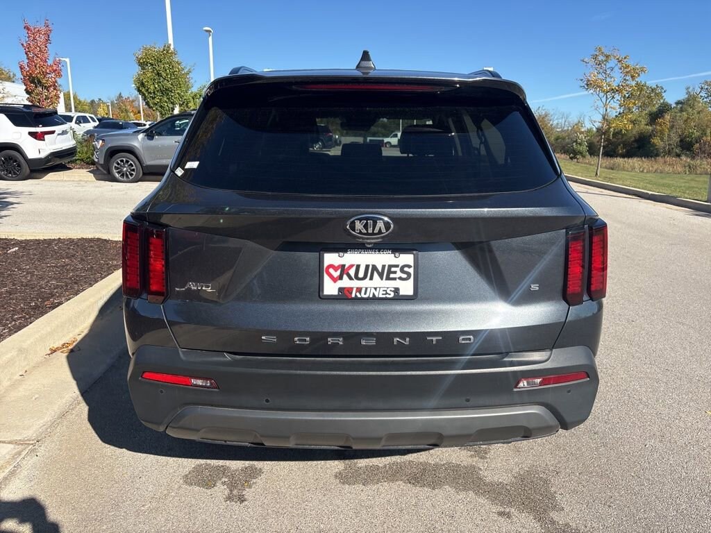 Used 2021 Kia Sorento S SUV