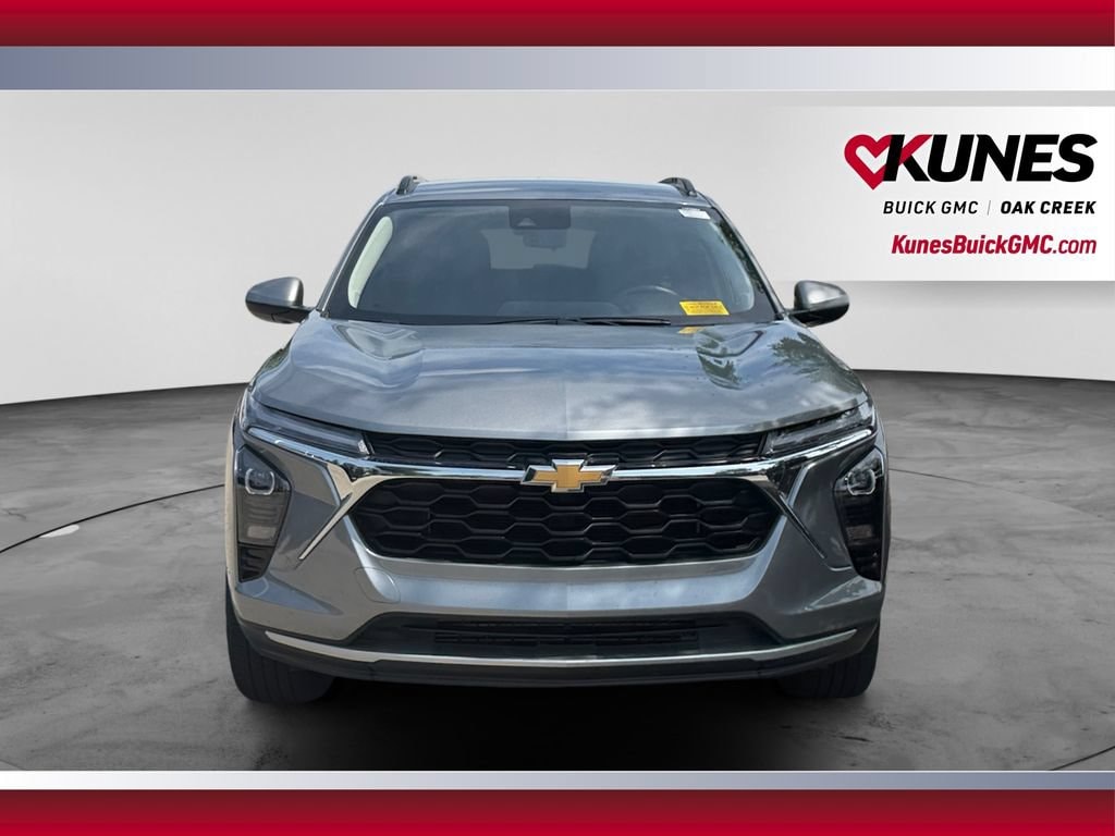 Used 2025 Chevrolet Trax LT SUV