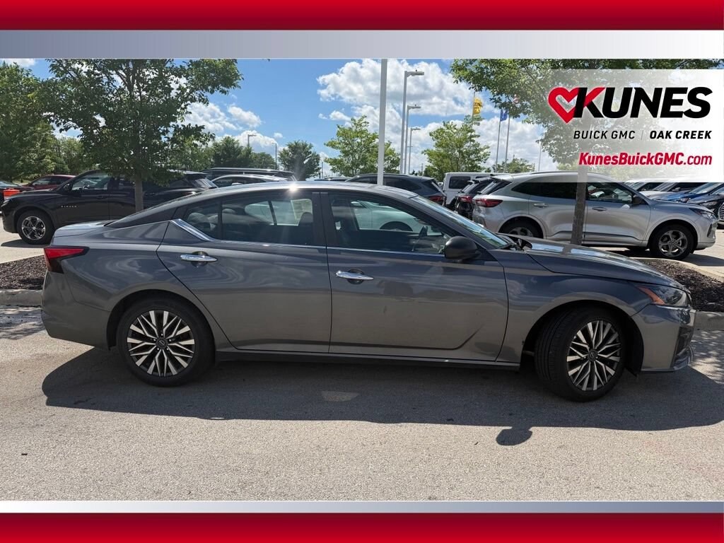 Used 2025 Nissan Altima SV Sedan