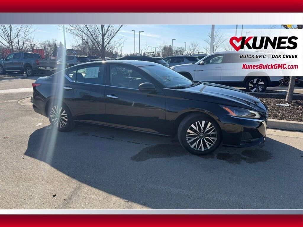 Used 2025 Nissan Altima SV Sedan