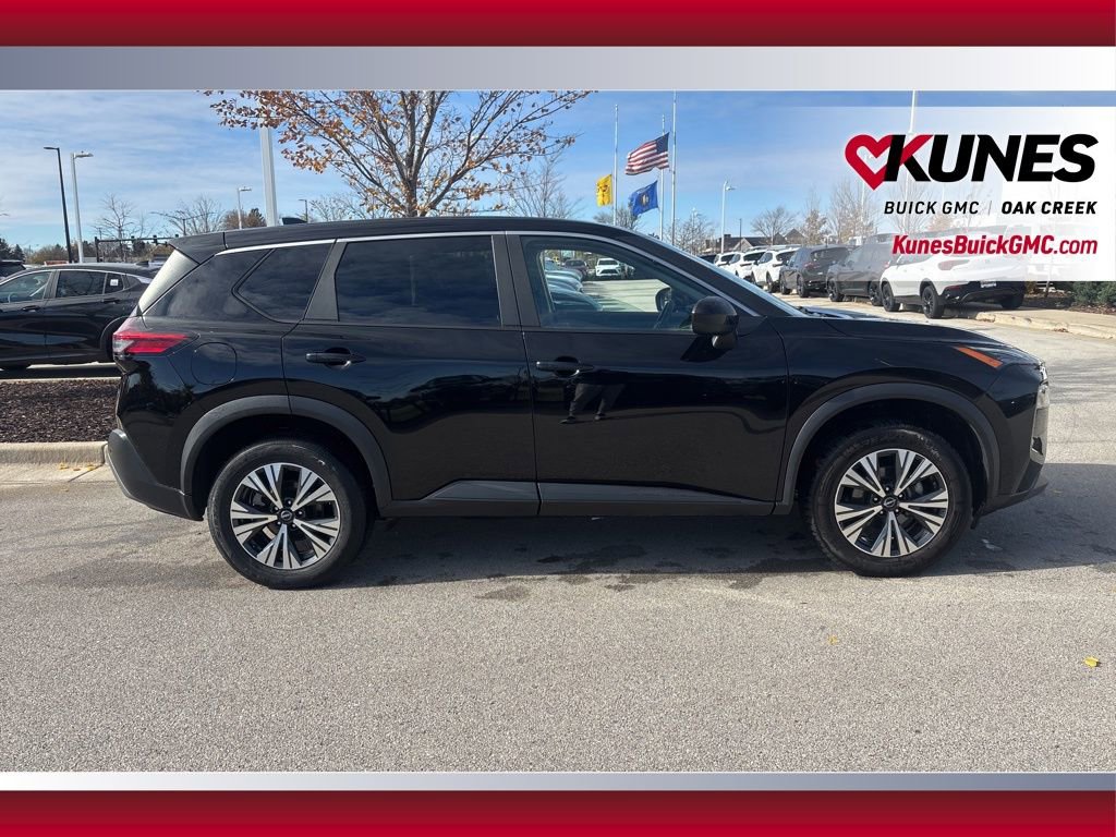 2023 Nissan Rogue SV photo 3