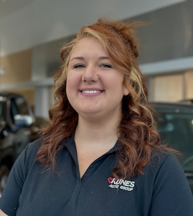 Staff member Lindsay Christensen from 71282cfdc5ca