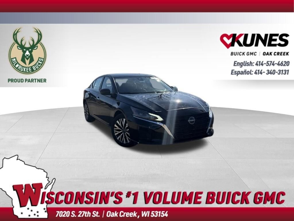 Used 2025 Nissan Altima SV Sedan