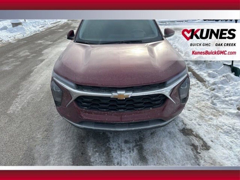 Used 2025 Chevrolet Trax LT SUV