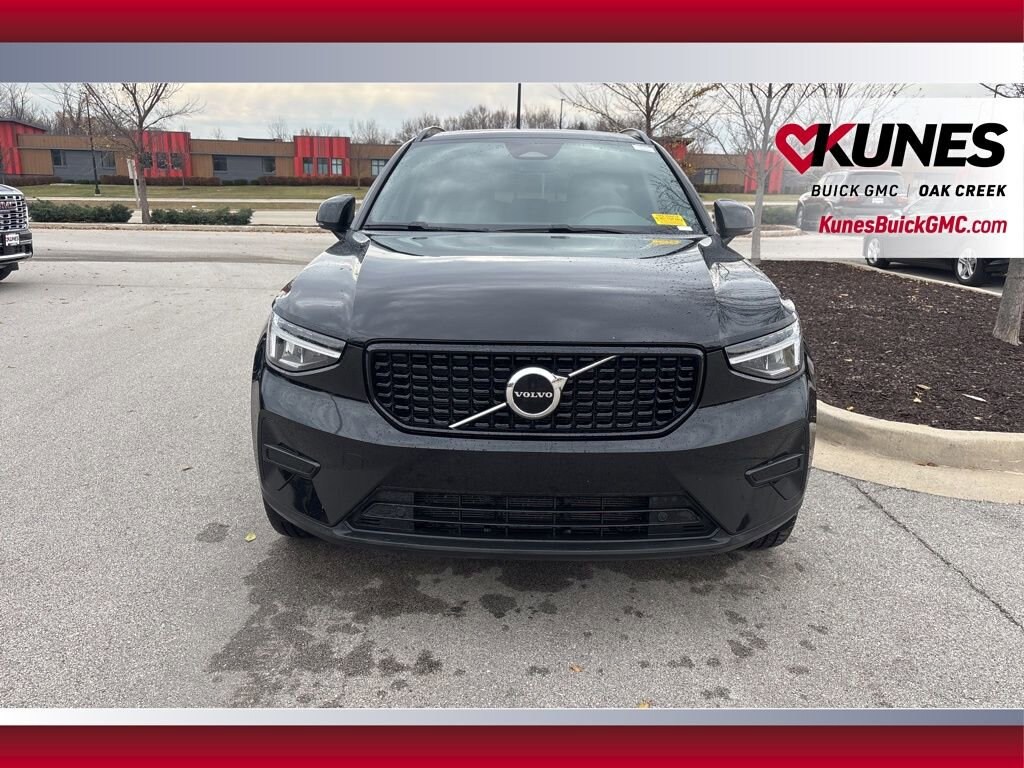 Used 2024 Volvo XC40 B5 Core Bright SUV