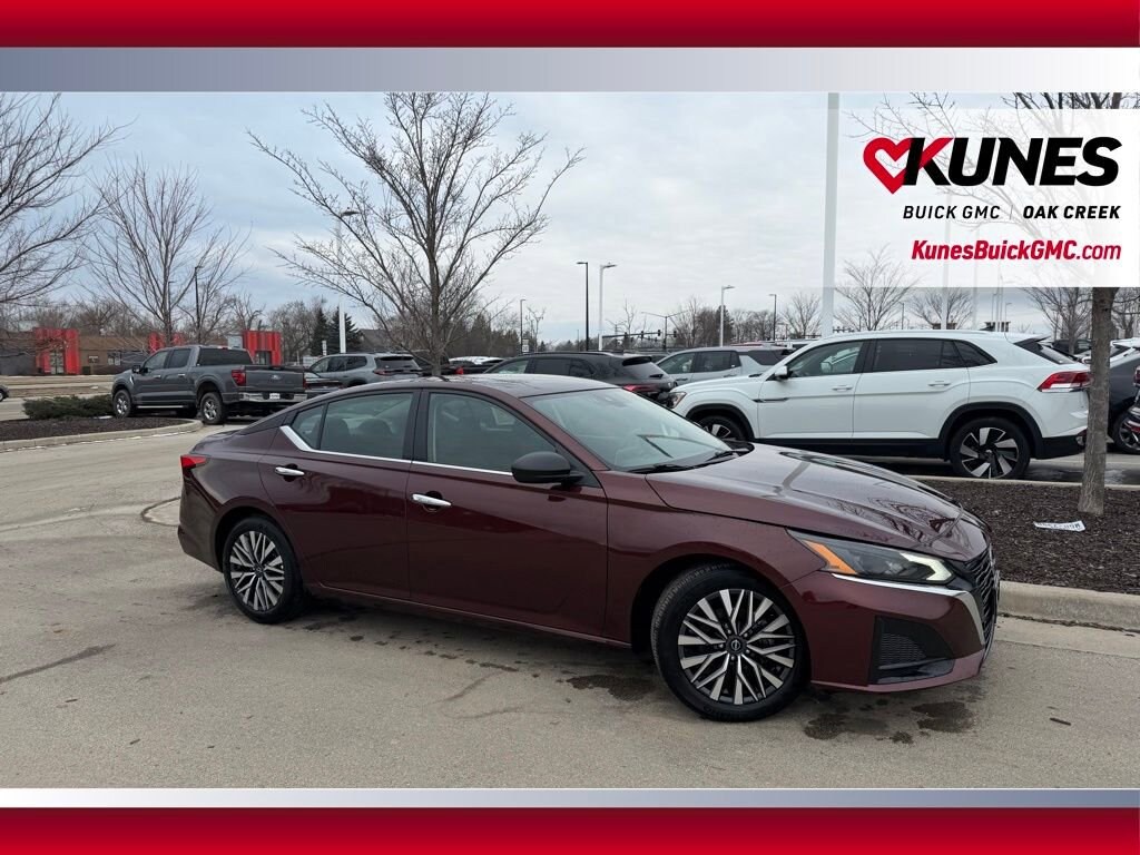 Used 2025 Nissan Altima SV Sedan