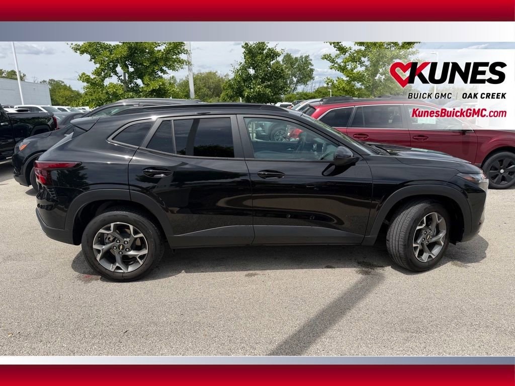 Used 2025 Chevrolet Trax LT SUV