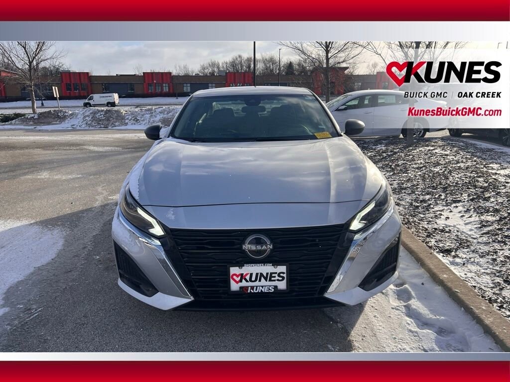 Used 2024 Nissan Altima 2.5 SV Sedan