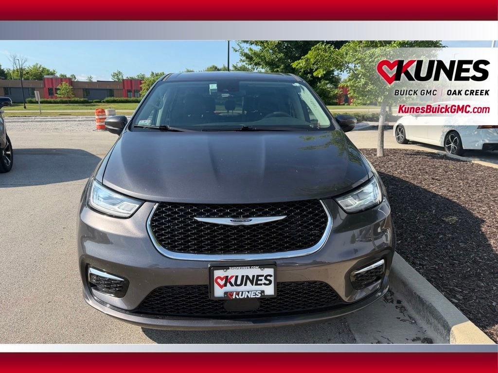 Used 2023 Chrysler Pacifica Touring L Van Passenger Van