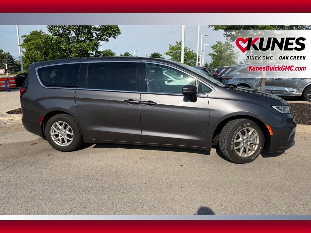 Used 2023 Chrysler Pacifica Touring L Van Passenger Van